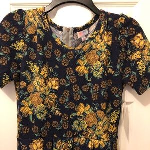 Lularoe Medium floral Amelia
